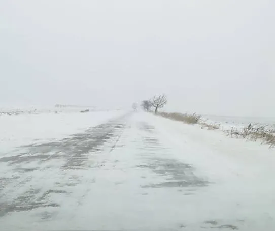 În județul Brăila nu sunt drumuri închise. 42 de utilaje acționează pe drumurile naționale și județene