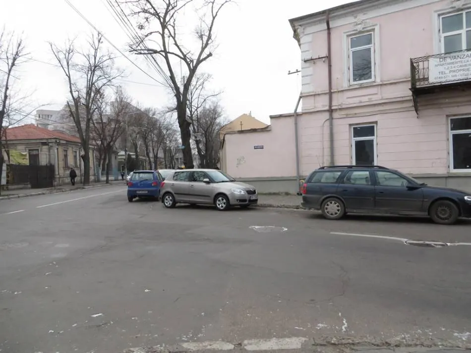 Polițiștii brăileni au aplicat peste 100 de sancțiuni pentru oprirea și staționarea autovehiculelor în locuri nepermise