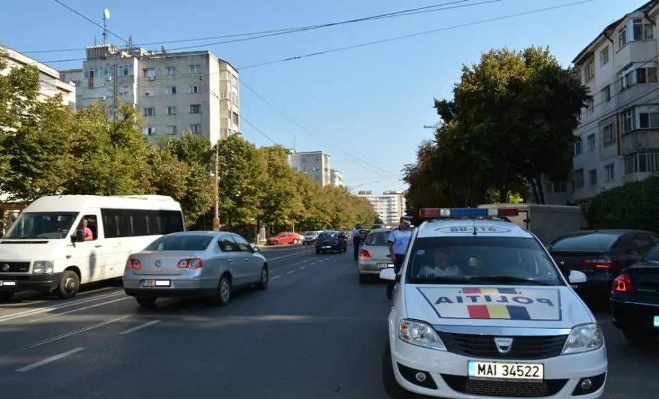Șofer depistat de polițiști, la volan, cu permisul suspendat!