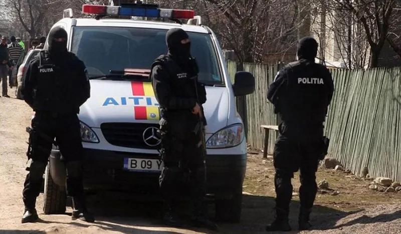 Șase bărbați din Vădeni reținuți de polițiști în urma unor percheziții