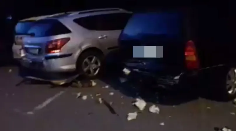 Aflată sub influența alcoolului, o brăileancă s-a urcat la volan și a lovit două autoturisme!