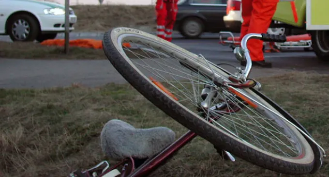 1,36 mg/l alcool în aerul expirat! Bărbatul a căzut de pe bicicletă și nu a mai fost în stare să se ridice!