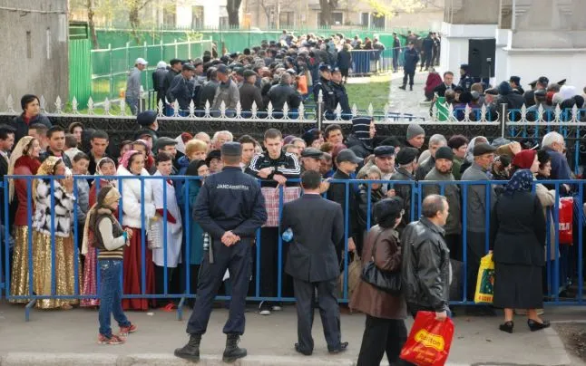 Izvorul Tămăduirii – Credincioșii trebuie să țină cont de sfaturile jandarmilor!