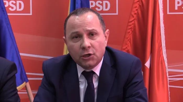 VIDEO Ieșire necontrolată a președintelui PNŢCD, Aurelian Pavelescu, la Brăila!