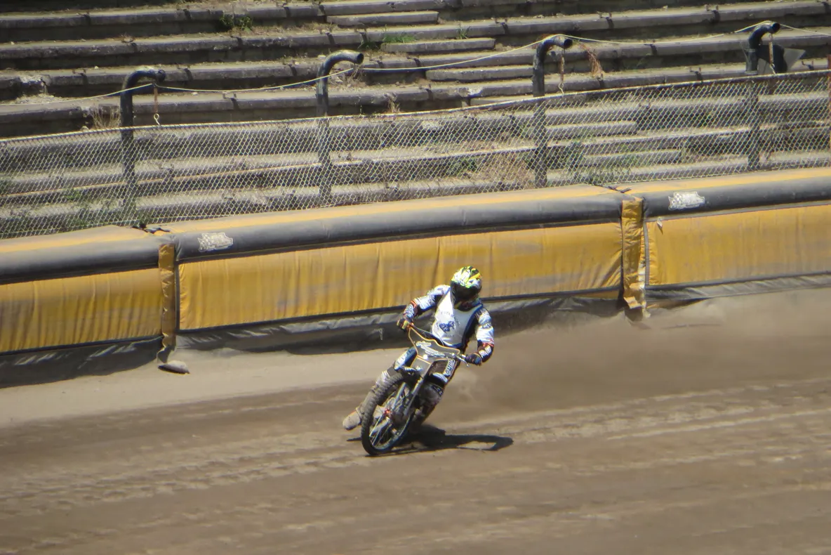 Bucureșteanul Adrian Gheorghe a câștigat tot ce se putea la campionatul de dirt-track de la Brăila