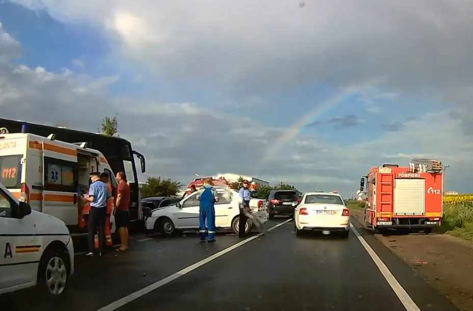 Patru femei rănite într-un accident pe DN 2B, la intrarea în orașul Ianca