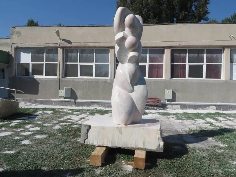 Sculptură Monumentală – Simpozionul Nicăpetre a ajuns la cea de-a IV-a ediție