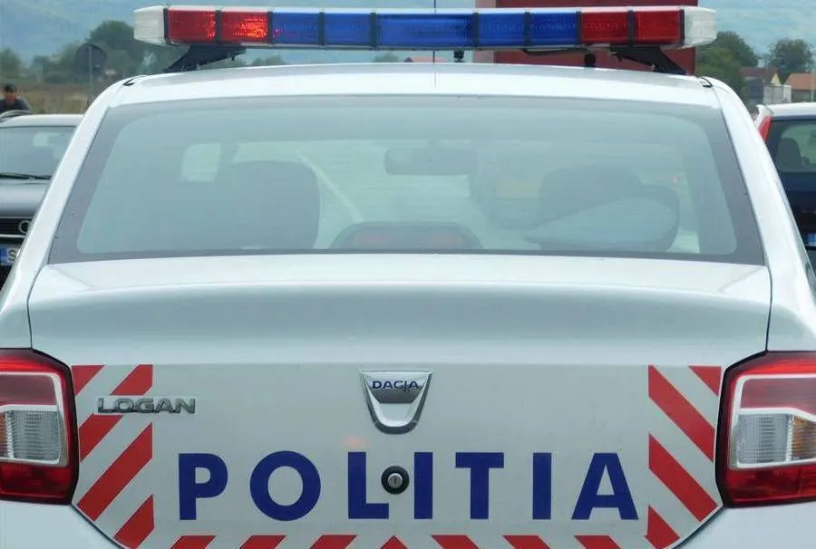Bărbat din Măxineni depistat conducând un autoturism cu numere false