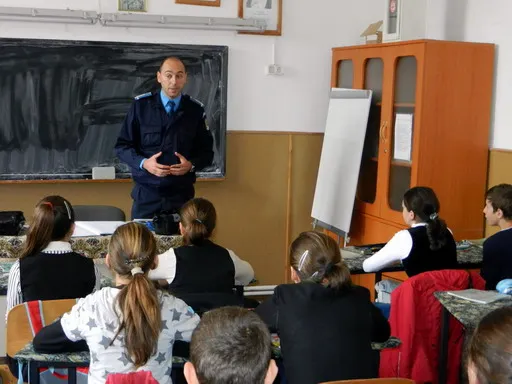Jandarmii brăileni vor asigura ordinea şi siguranţa publică, fiind alături de elevi în noul an școlar!