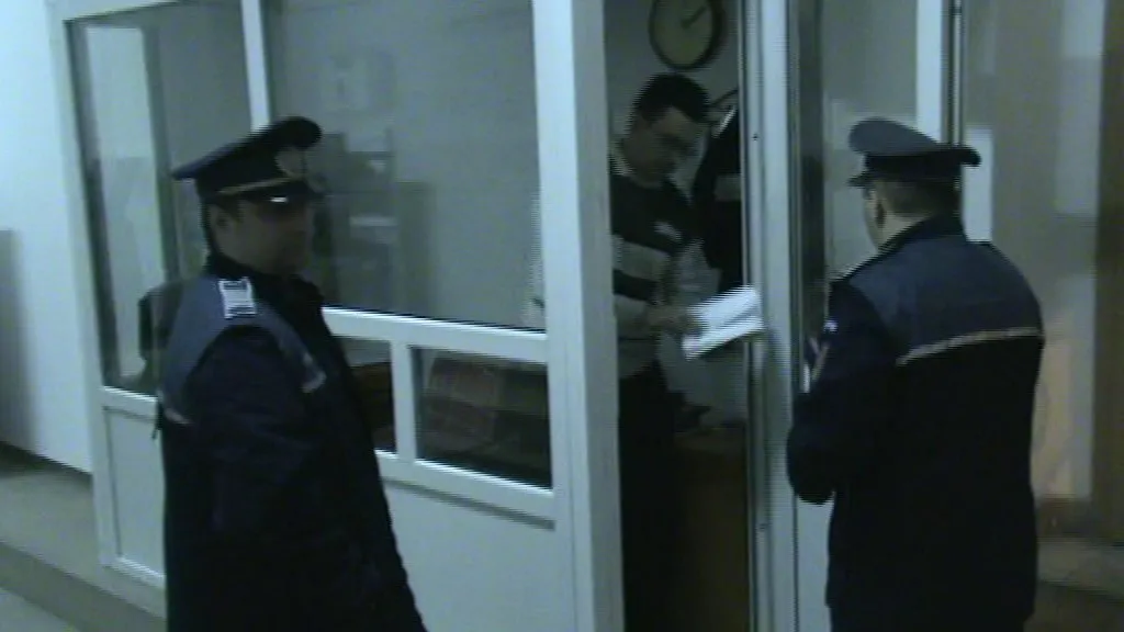 Polițiștii i-au verificat pe paznicii clinicilor medicale din Brăila! S-au aplicat sancțiuni de 32.000 lei!