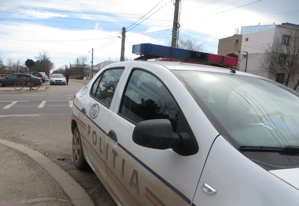 Fără permis conducea un autovehicul cu RCA-ul expirat