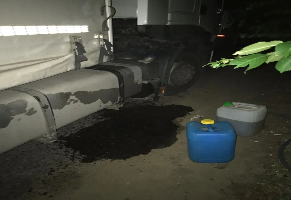 Își alimenta mașina cu motorina de la firma la care lucra