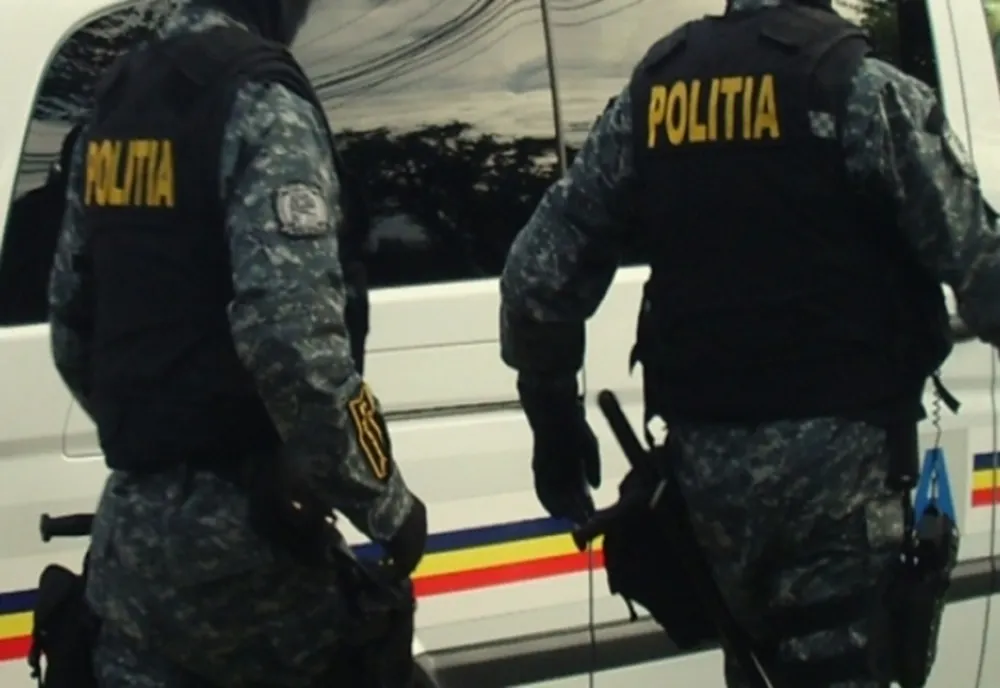 Percheziții la persoanele bănuite de furt și înșelăciune în Brăila și Galați