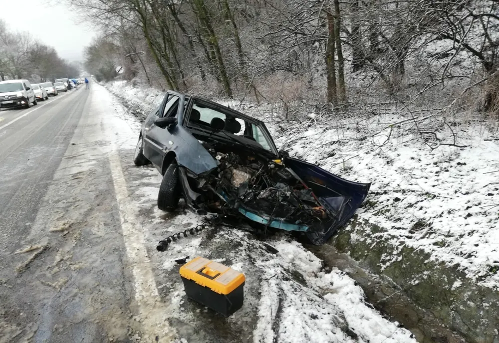 Doi brăileni răniți într-un accident în județul Tulcea