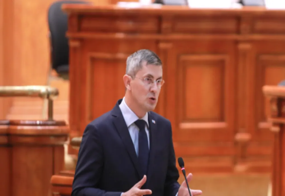 Barna înceară să o dreagă după ce USR Tineret a gafat grav. Liderul îi ceartă în public