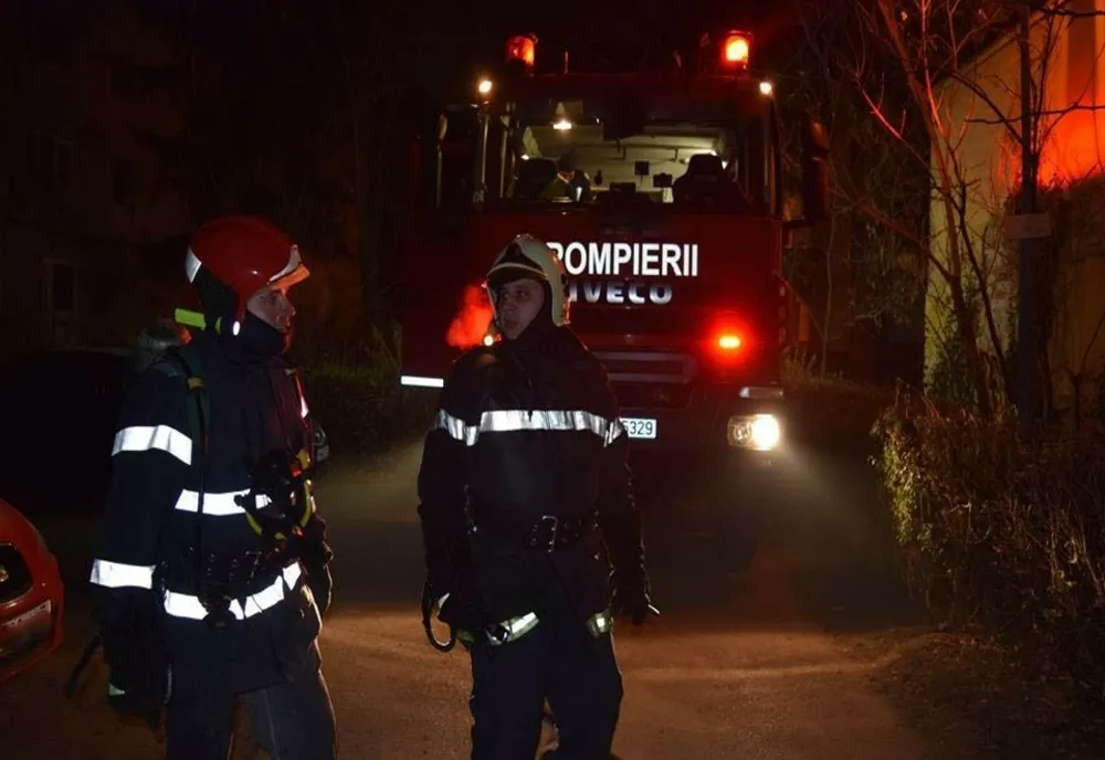 Incendiu de la un coș de fum degradat