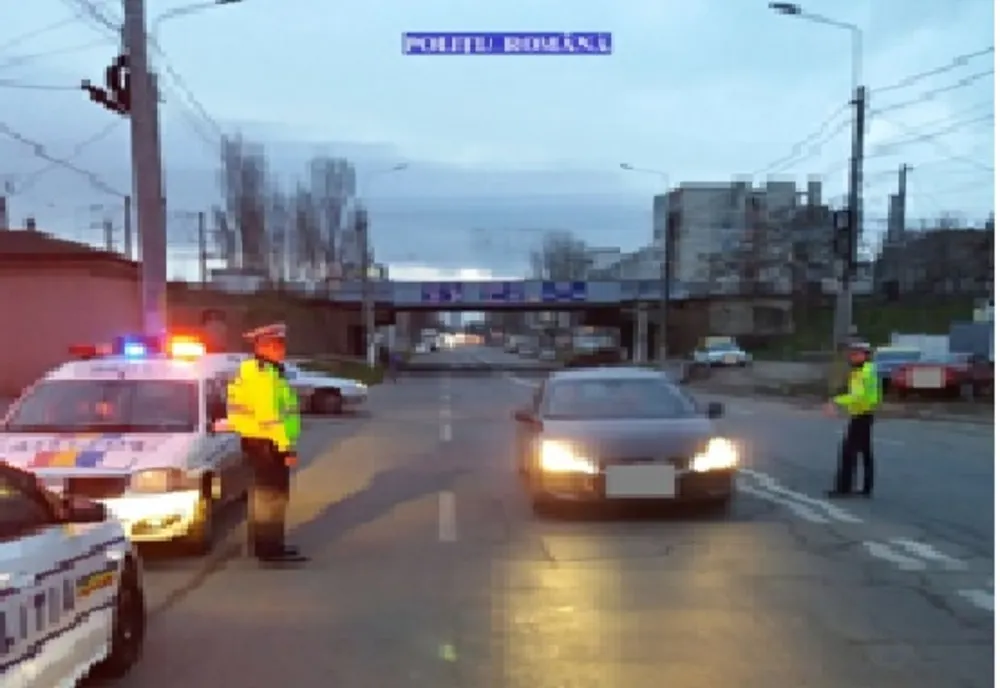 Polițiștii brăileni au controlat 138 de vehicule, 51 dintre acestea fiind mijloace de transport în comun