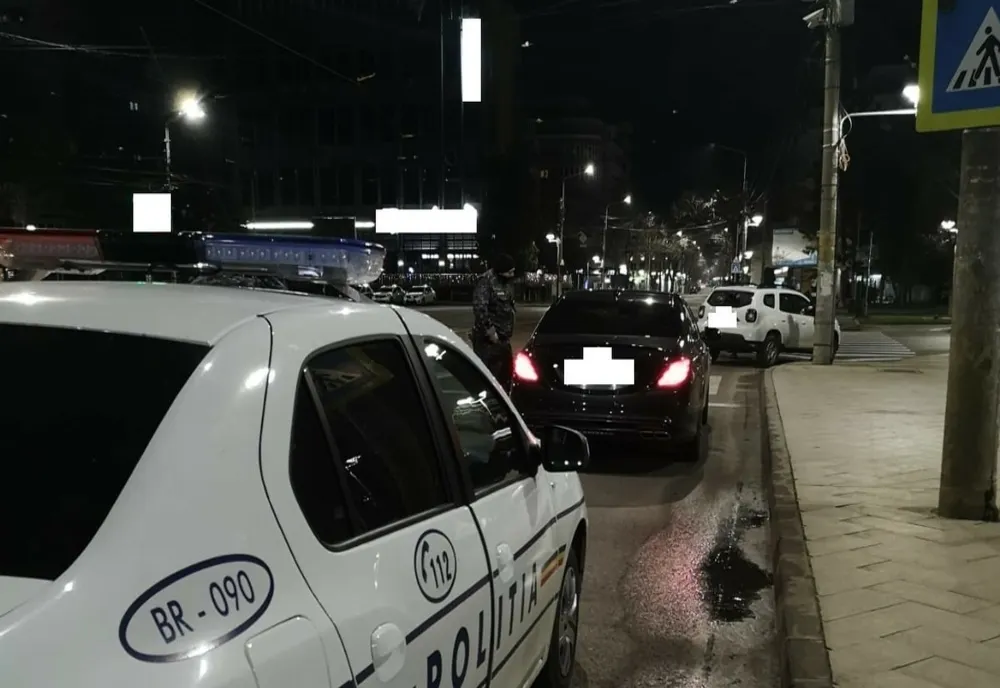 Polițiștii și jandarmii au verificat ieri 875 de persoane, 20 de  societăți comerciale și au controlat  78 de vehicule