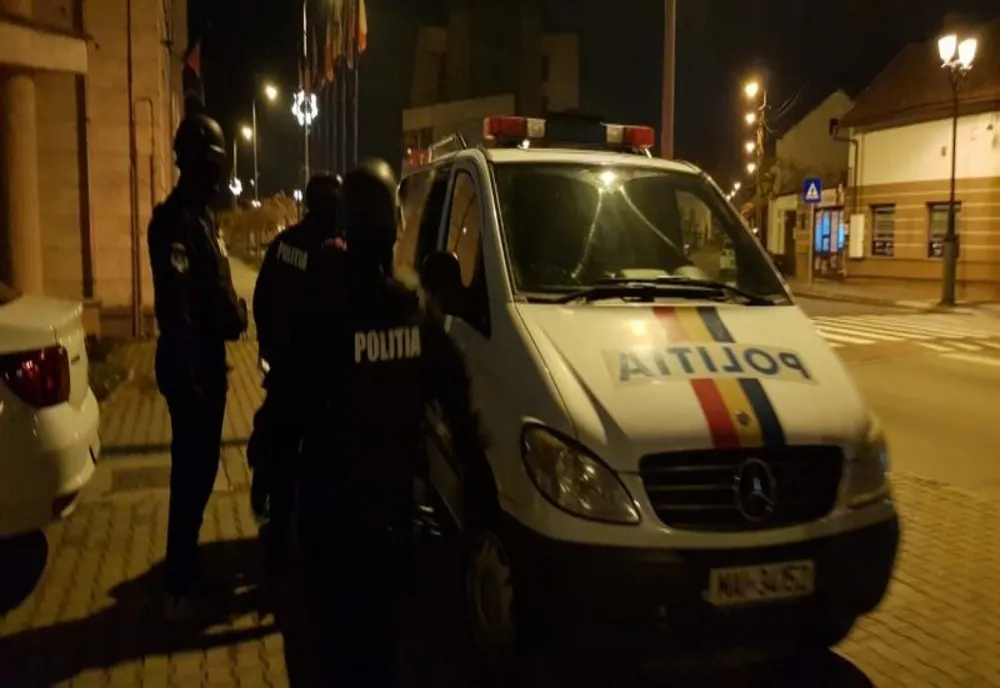 Bătaie cu săbii și cuțite în cartierul nedelcu Chercea