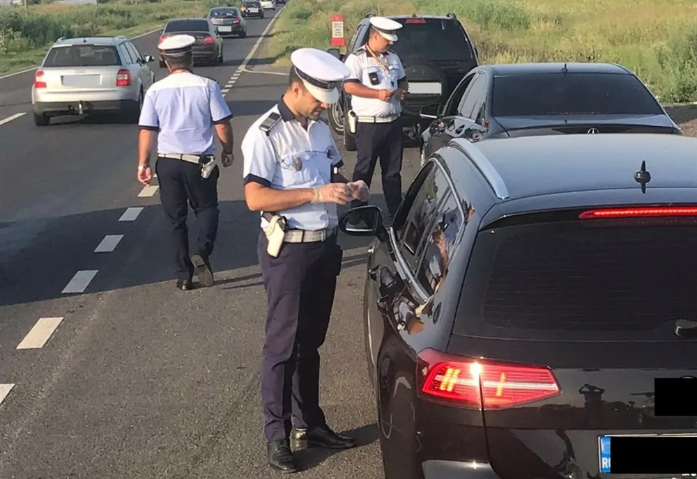 O cafea oferită de polițiști șoferilor care circulau în această dimineață pe DE584