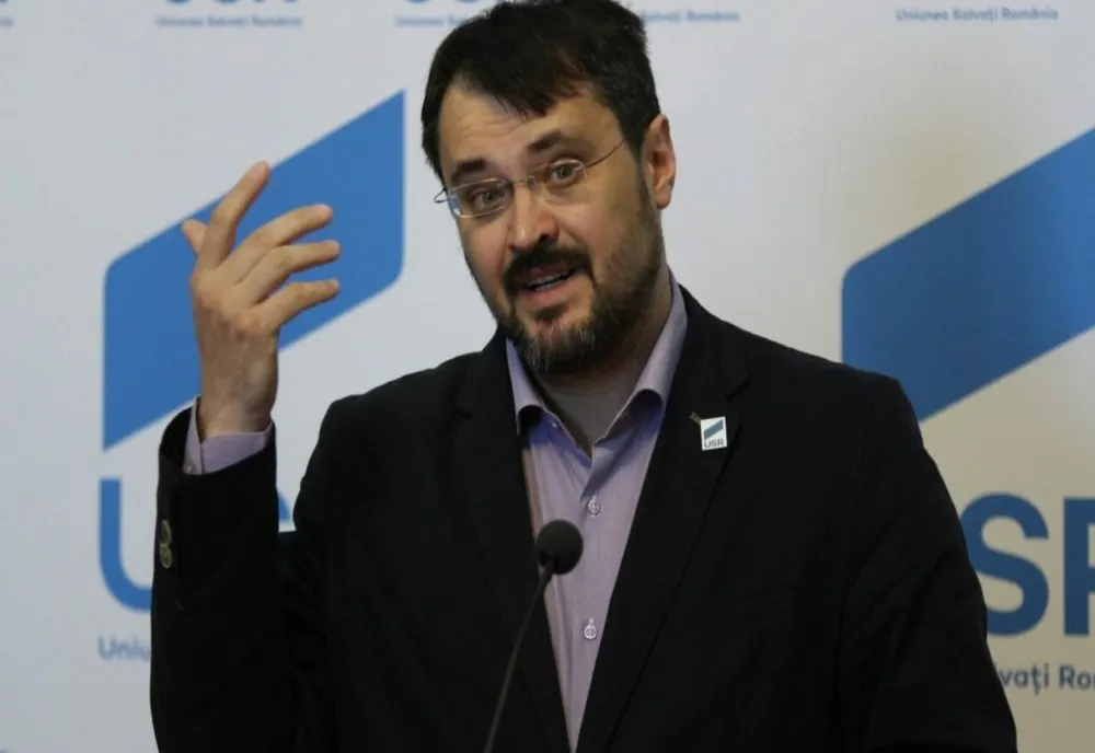 Cristian Ghinea: L-am tot aşteptat pe Dacian şi nu îmi place să aştept. E mai potrivit Dan Barna pentru a duce partidul mai departe