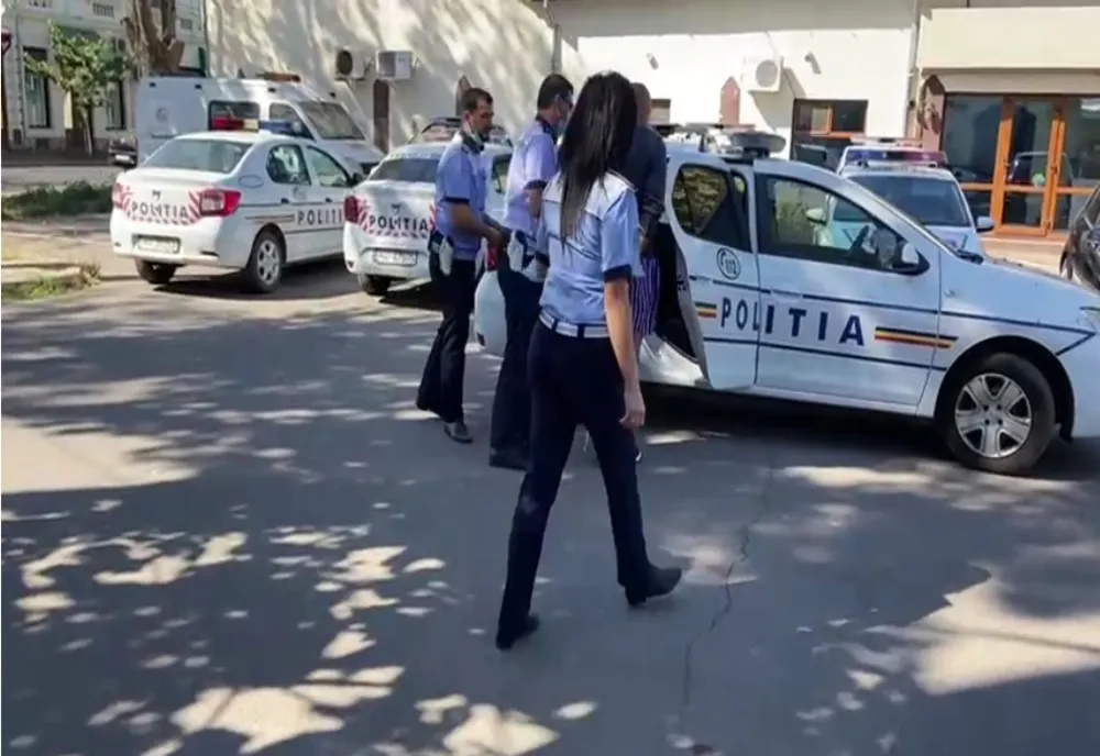 După ce a fost reținut de polițiști pentru 24 de ore, judecătorii au instituit măsura controlului juduciar, pentru o perioadă de 60 de zile
