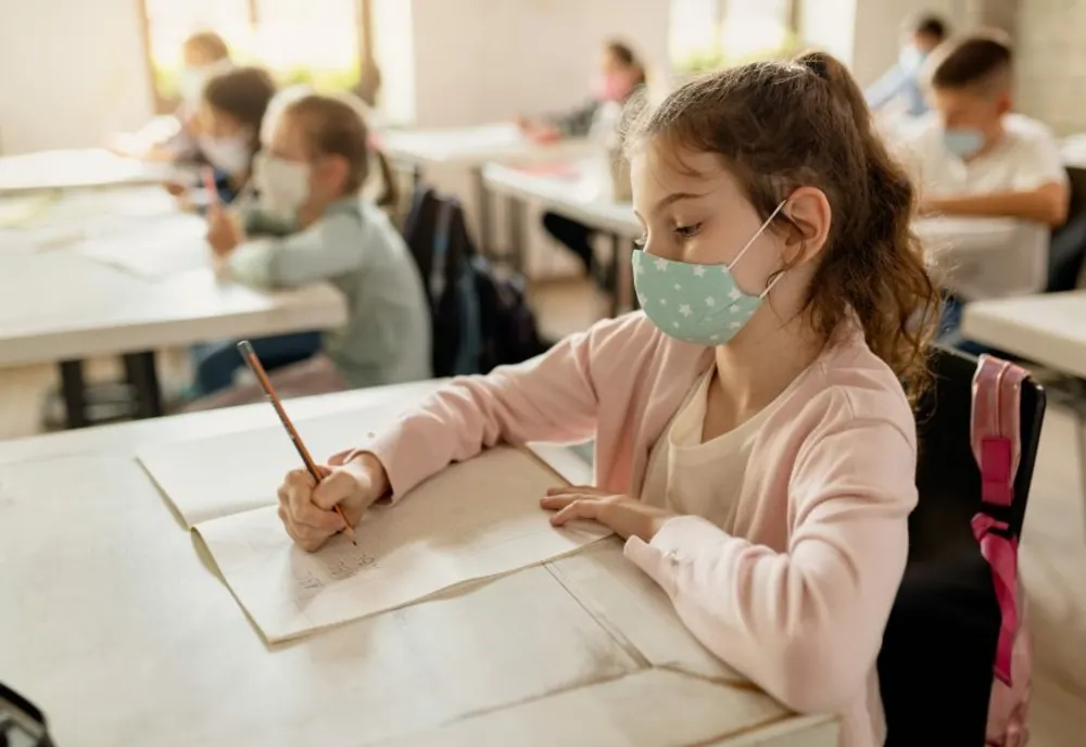 LISTA COMPLETĂ cu rata de vaccinare în unitățile de învățământ din România. UNDE se vor ține cursuri online și unde în format fizic de luni, 15 noiembrie