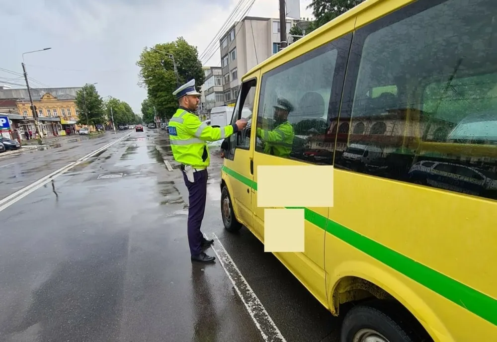 Polițiștii și jandarmii au efectuat verificări în 41 de societăți comerciale și au controlat  112 vehicule
