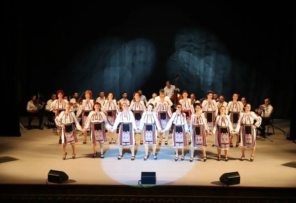 Spectacol organizat pentru a aduce publicul mai aproape de folclorul brăilean
