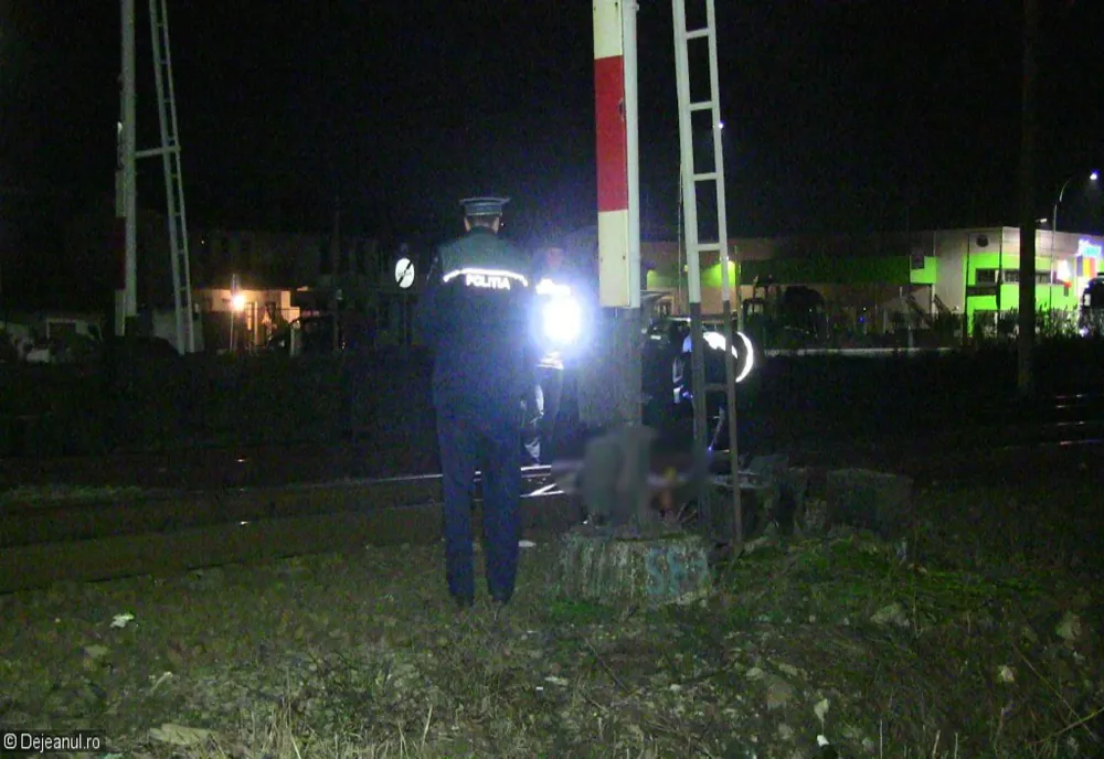 Bărbat de 50 de ani lovit de tren