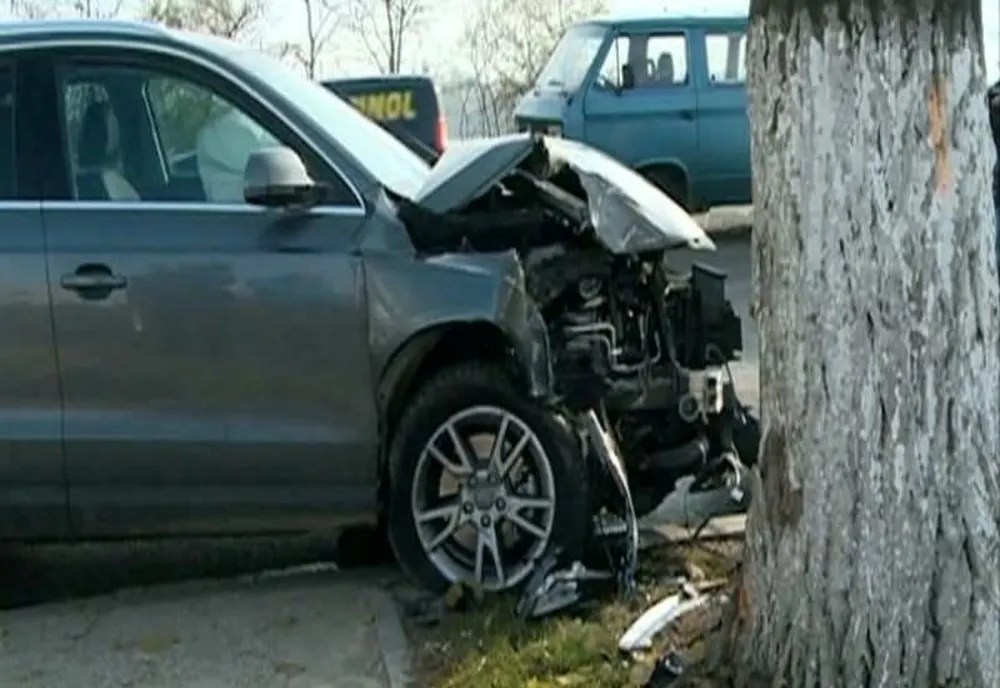 Accident mortal pe raza comunei Jirlău. A intrat cu mașina în copac