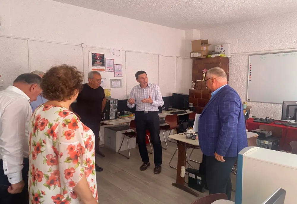 Prefectul județului Brăila a participat la o întâlnire cu profesorii de la Palatul Copiilor pe tema modificării Legii Educației