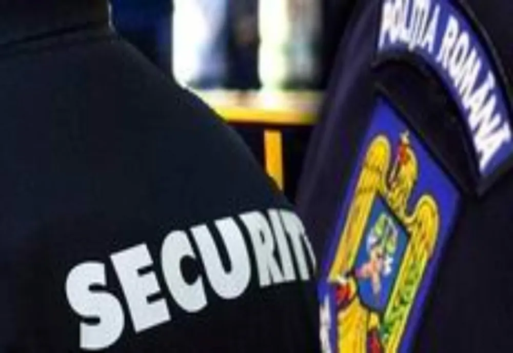Agenții de pază prinși dormind amendați de poliţiști din cadrul Serviciului Ordine  Publică