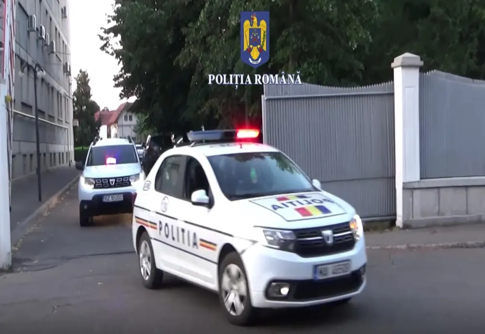 Percheziții domiciliare în comunele Gropeni și Tichilești