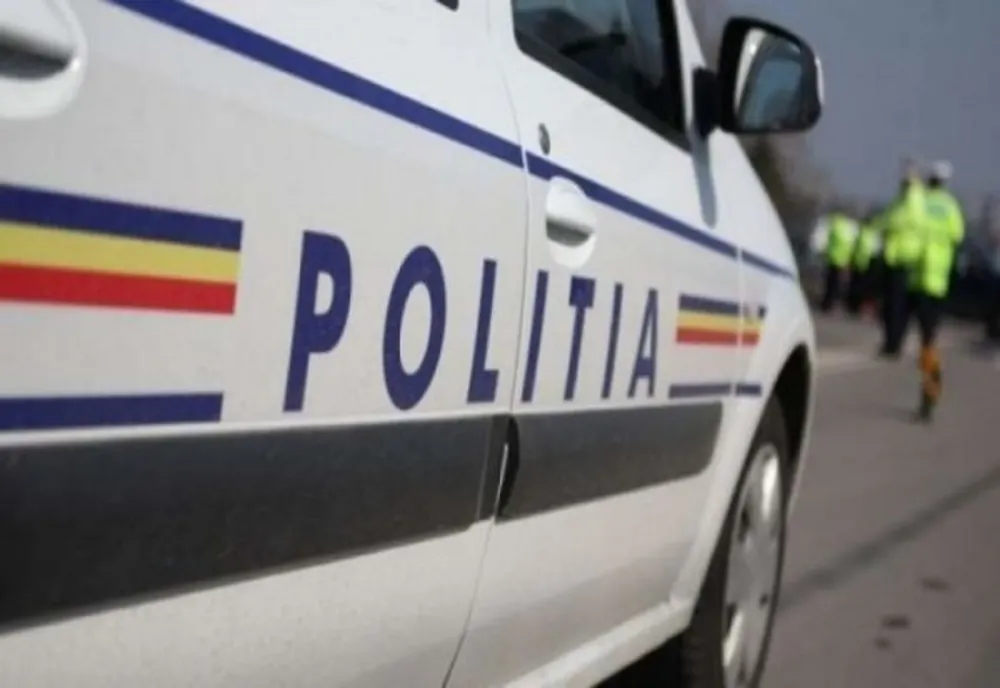 Două dosare penale dintr-un foc. Rupt de beat la volanul mașinii unui prieten care se afla în dreapta sa