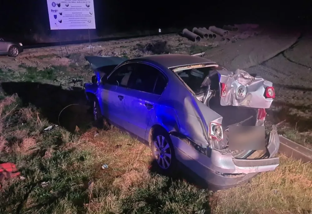 Accident la intersecția DJ 255 A cu DE 584. N-a oprit la stop și s-a tamponat cu un autocamion
