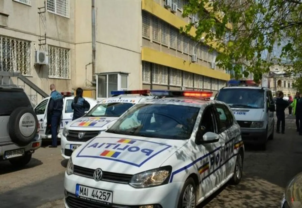 Minor de 14 ani arestat preventiv pentru săvârșirea infracțiunii de tâlhărie calificată, furt calificat și efectuarea de operațiuni financiare în mod fraudulos