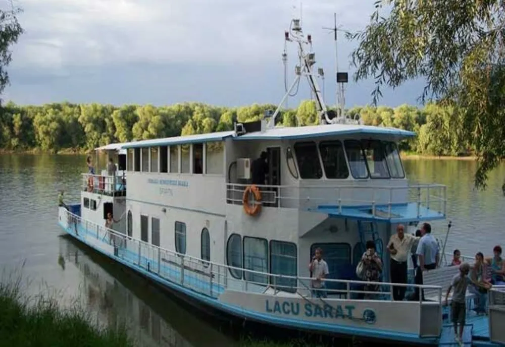 De la 1 Mai se reiau cursele de agrement pe Dunăre cu navele de pasageri "Lacu Sărat" şi "Chira Chiralina"