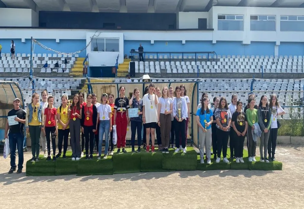 Pe Stadionul Municipal Brăila s-a desfășurat faza județeană a concursului cercurilor tehnico-aplicative de elevi “Prietenii pompierilor”