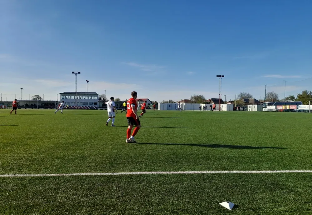 Viitorul Ianca a câștigat cu 5-3 meciul din deplasare cu Dinamo Bacău după ce la pauză gazdele au condus cu 2-1