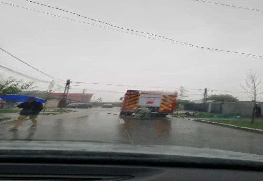Curți inundate în urma ploii din municipiul Brăila 