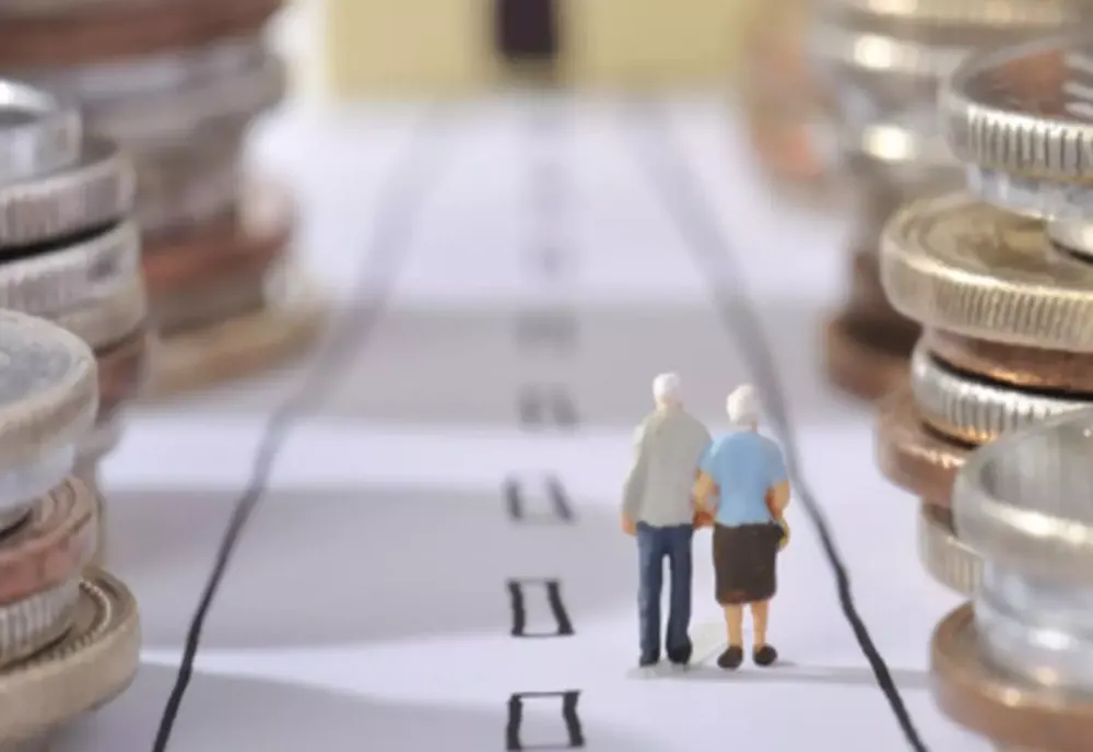 Cine sunt pensionarii care primesc 400 de lei la final de an