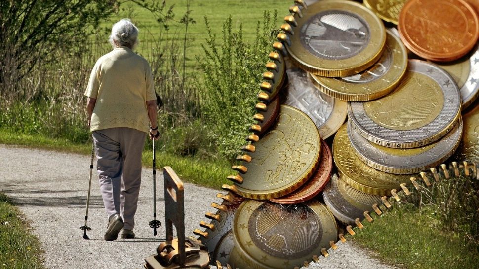 Pensionarii din România, tot mai departe de un trai decent: pensia medie nu acoperă nici necesarul de bază