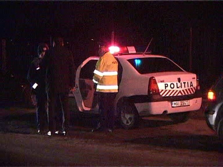 A furat o mașină și s-a oprit cu ea în refugiul de tramvai