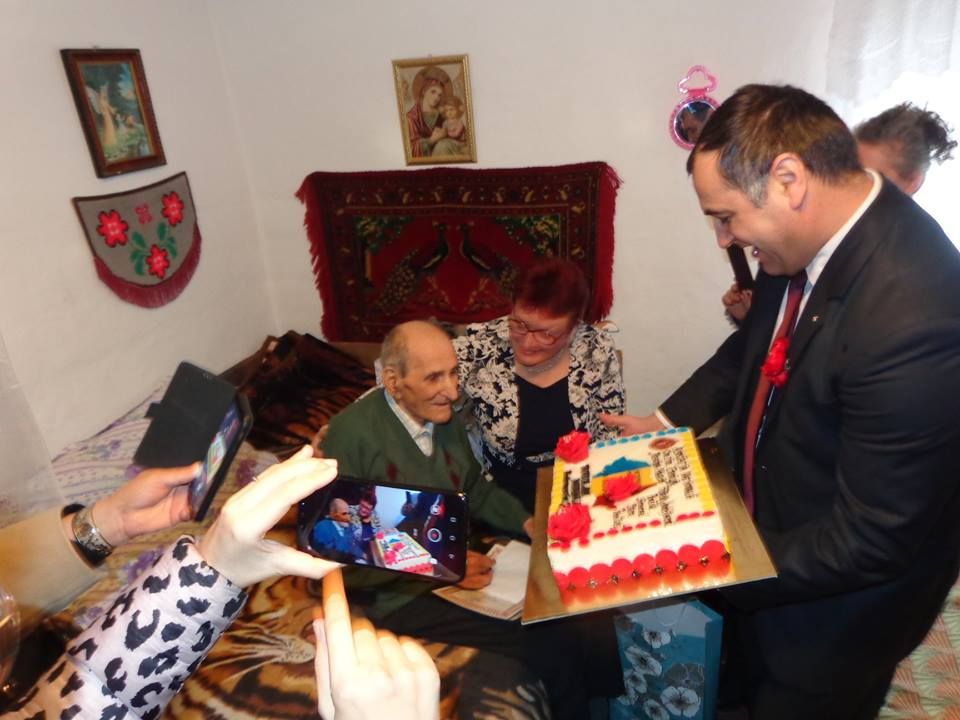 Veteran de război sărbătorit de Asociația Cultul Eroilor la împlinirea a 100 de ani