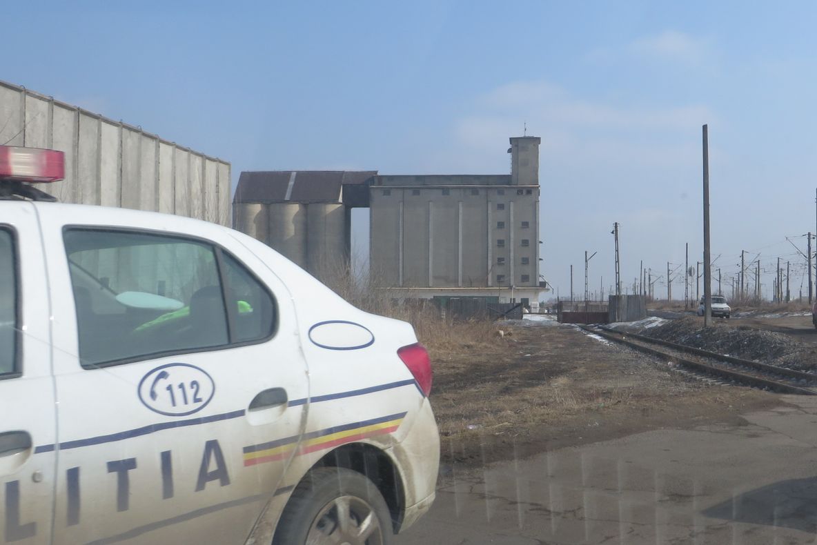 Băut și fără permis depistat la volan pe un drum județean în apropiere de Făurei