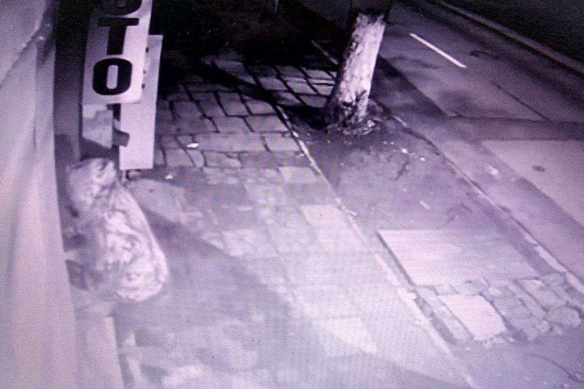 Video: Tentativă de furt la un centru foto din Brăila