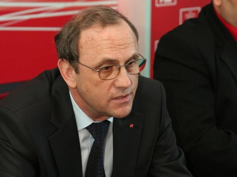 Senatorul Ion Rotaru chemat de un medic bucureștean să stea cu el într-o gardă