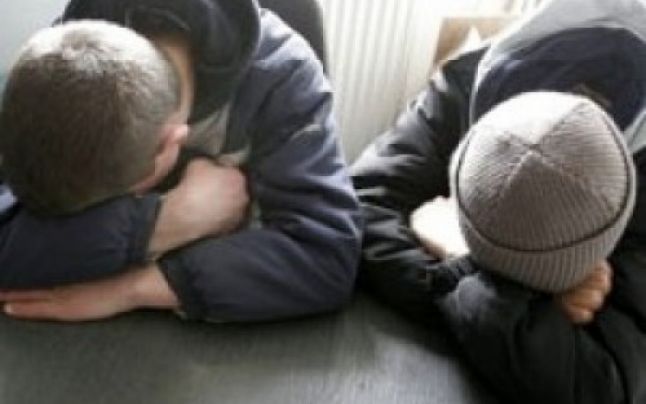 Doi copii au spart cabinetul medical din Pietroiu! Au furat bunuri în valoare de 1300 de lei!