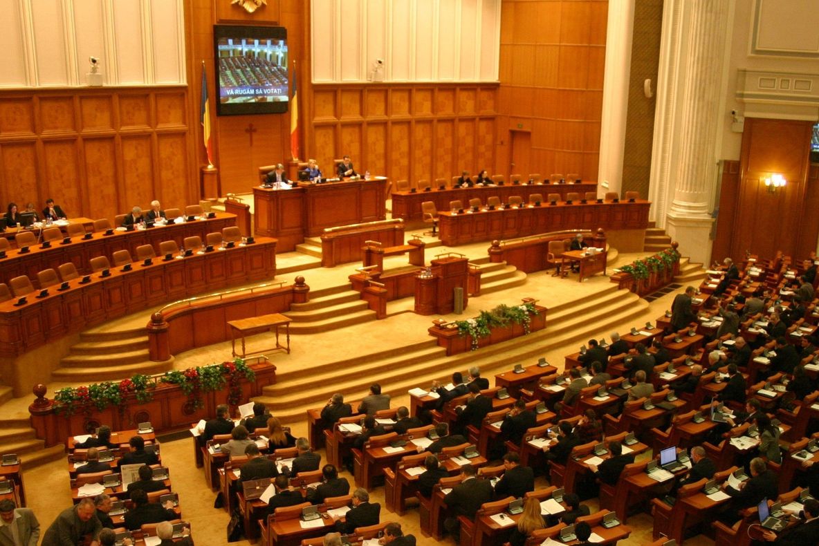 Doar doi parlamentari brăileni au votat pentru bugetul Guvernului Dăncilă